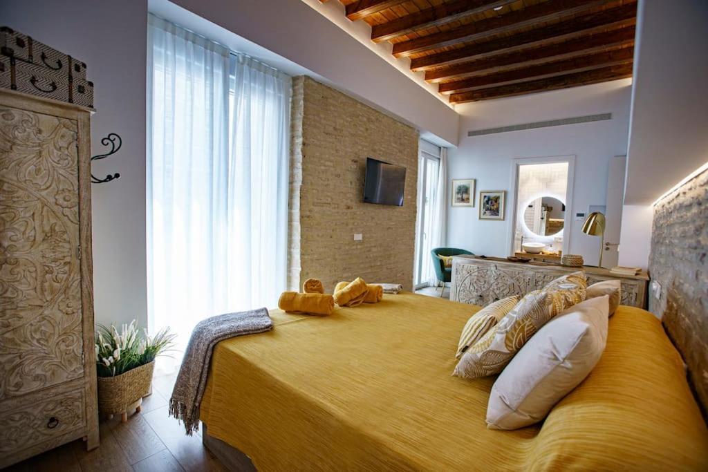 Mini Hotel In The Heart Of Sevilla For Exclusive Usage Esterno foto