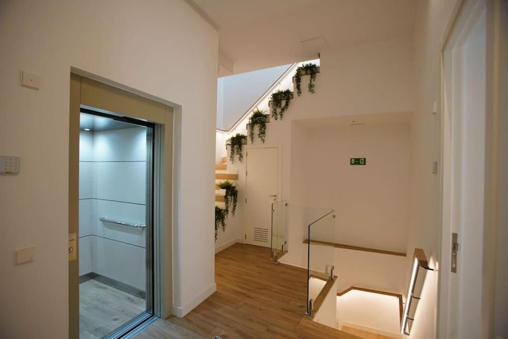 Mini Hotel In The Heart Of Sevilla For Exclusive Usage Esterno foto