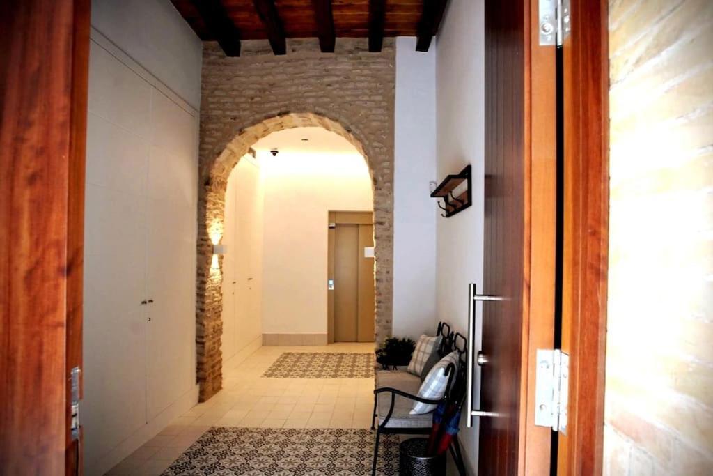 Mini Hotel In The Heart Of Sevilla For Exclusive Usage Esterno foto