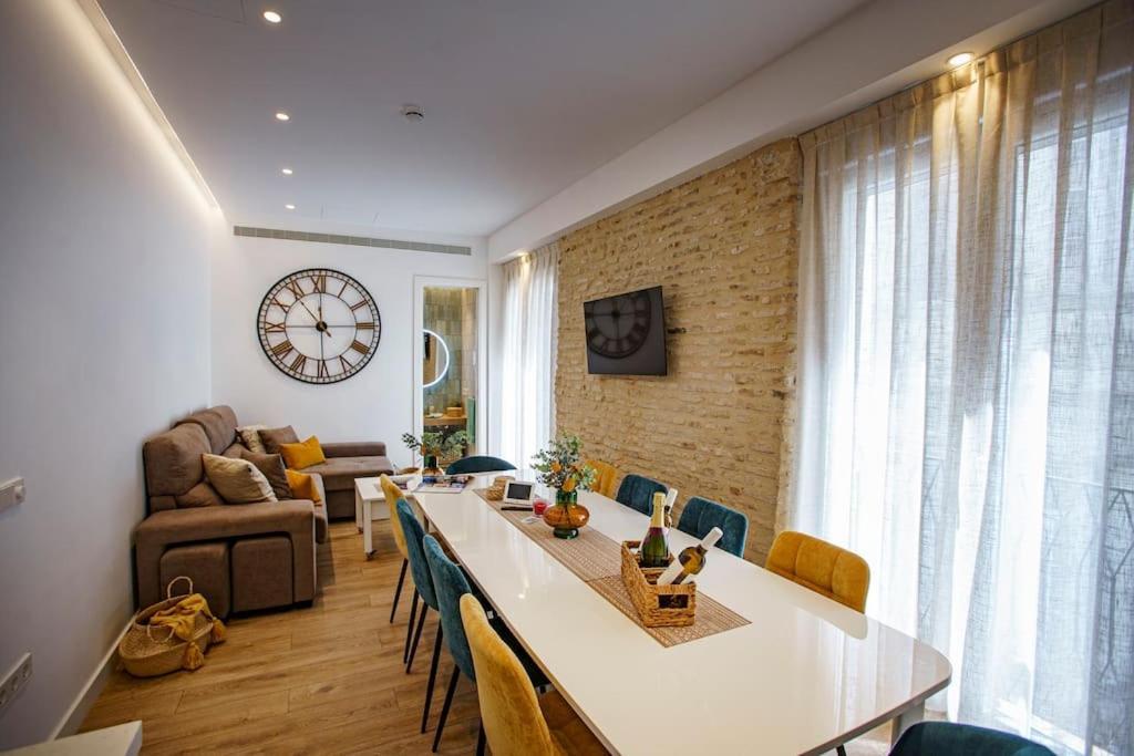 Mini Hotel In The Heart Of Sevilla For Exclusive Usage Esterno foto