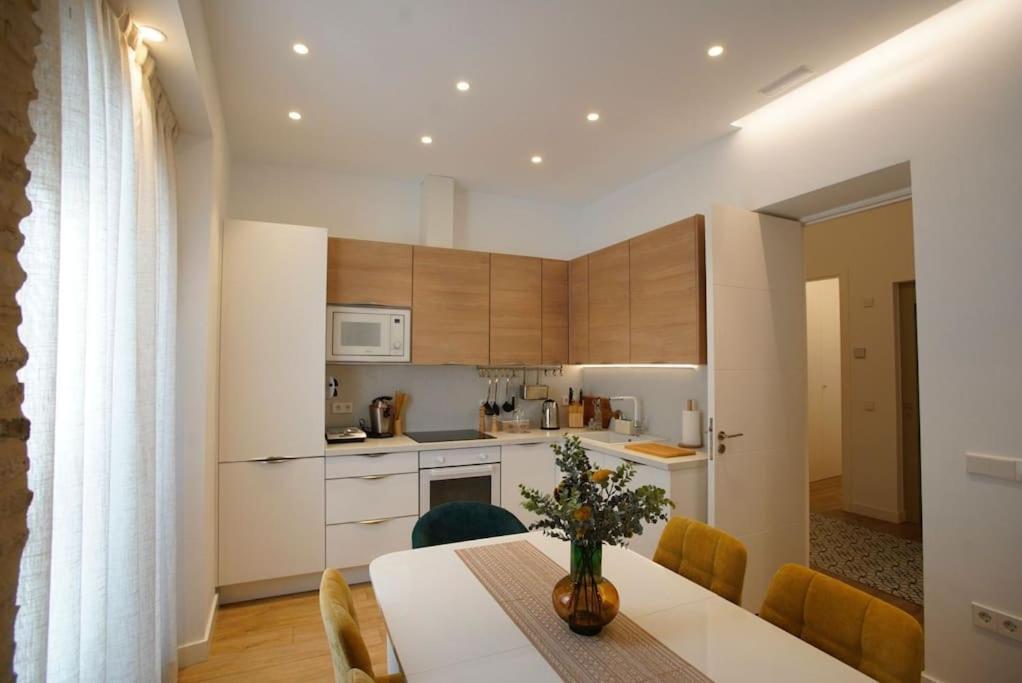 Mini Hotel In The Heart Of Sevilla For Exclusive Usage Esterno foto
