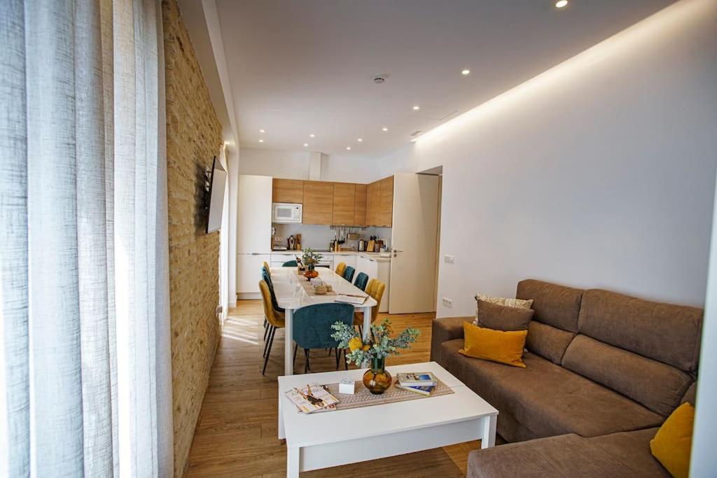 Mini Hotel In The Heart Of Sevilla For Exclusive Usage Esterno foto